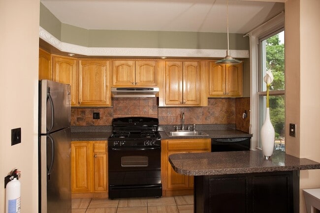 384 Webster Ave in Jersey City, NJ - Foto de edificio - Building Photo