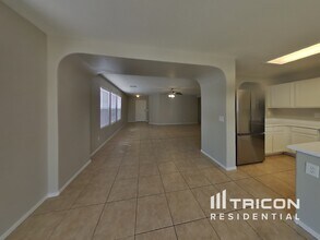 8318 E Peralta Ave in Mesa, AZ - Building Photo - Building Photo