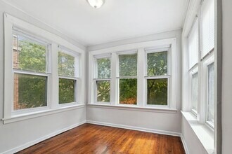 6724 S Clyde Ave in Chicago, IL - Building Photo - Building Photo