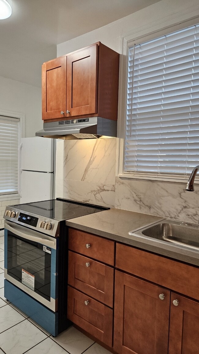 349 E Empire St, Unit #3 in San Jose, CA - Foto de edificio - Building Photo