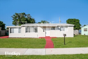 2441 NW 182nd Terrace in Miami Gardens, FL - Building Photo