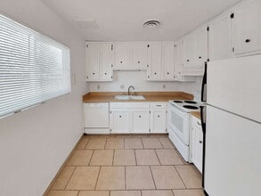 209 N Alvord St in Ridgecrest, CA - Building Photo - Building Photo