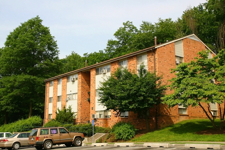 Dolly Ann Apartments in Covington, VA - Building Photo