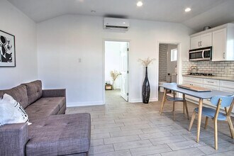 5838 Beckford Ave, Unit 5836-1 in Los Angeles, CA - Building Photo - Building Photo