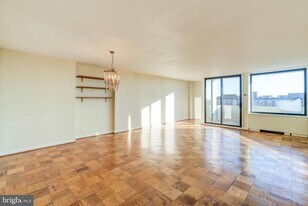 490 M St SW in Washington, DC - Building Photo