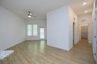 The Gray in Tampa, FL - Building Photo - Interior Photo