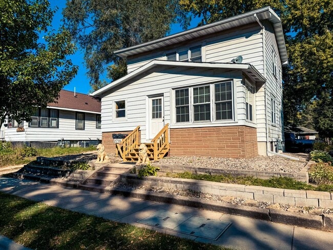 2718 Commercial Ave in Madison, WI - Building Photo - Building Photo