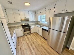 80 Glenn Burnie Dr in Stockbridge, GA - Building Photo - Building Photo