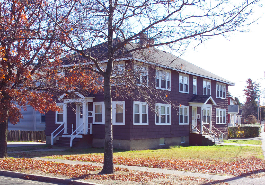 294 Furnace Brook Pky in Quincy, MA - Foto de edificio