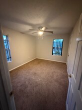 5942 Willow Glen Dr in Houston, TX - Building Photo - Building Photo
