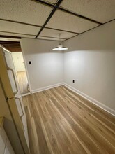 1157 Main St, Unit Apt B in Hellertown, PA - Foto de edificio - Building Photo