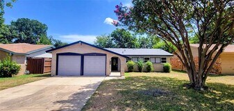 1710 Glenwick Ln in Irving, TX - Building Photo