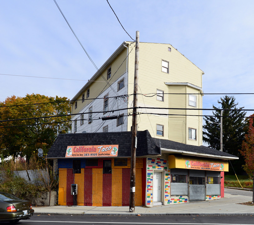 319-321 Amherst St in Providence, RI - Building Photo