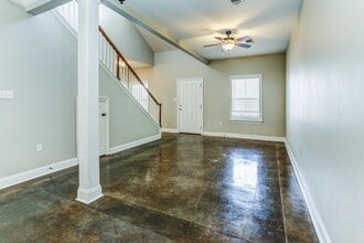 12321 Village Maison Dr in Walker, LA - Foto de edificio - Building Photo