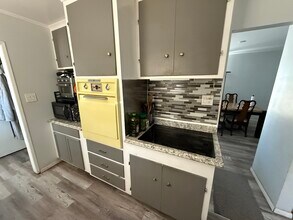 1332 Pyramid Cir in Las Vegas, NV - Building Photo - Building Photo