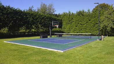 173 Ferry Rd in Sag Harbor, NY - Building Photo - Building Photo