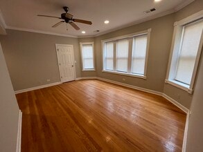 6435 N Leavitt St, Unit 2W in Chicago, IL - Building Photo - Building Photo