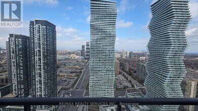 448 Burnhamthorpe Rd W in Mississauga, ON - Building Photo - Building Photo