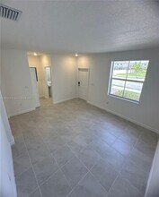2627-2627 SE 28th St in Homestead, FL - Building Photo - Building Photo