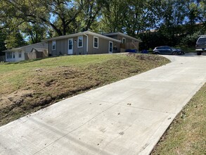 326 N Morse Ave, Unit A in Liberty, MO - Building Photo - Building Photo