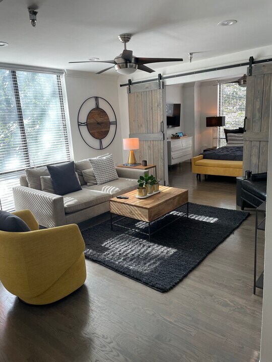 375 Ralph McGill Blvd NE, Unit 70 in Atlanta, GA - Building Photo