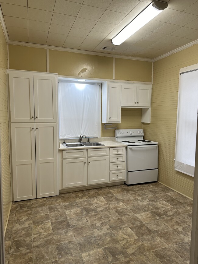 329 Sanford Ave in Eufaula, AL - Building Photo - Building Photo