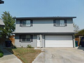 112 S Lilac St in Ridgecrest, CA - Building Photo