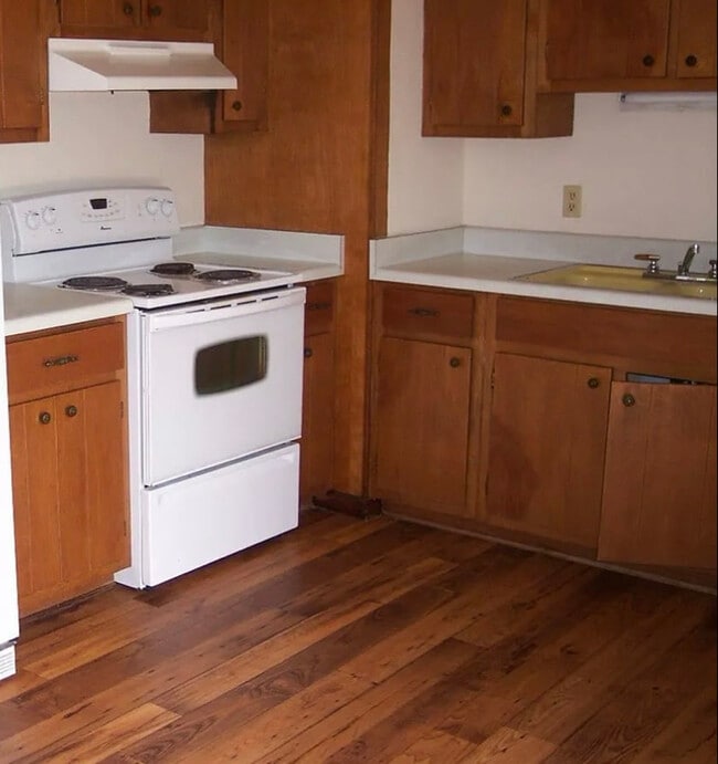 property at 7 Kato Dr