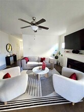 1903 Plainsboro Dr in Lithonia, GA - Foto de edificio - Building Photo