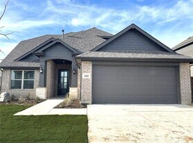 2604 Henley Wy in Venus, TX - Building Photo