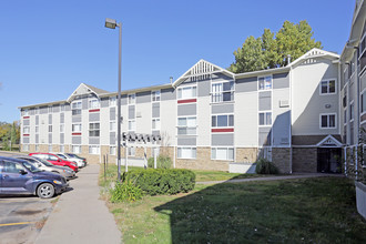 Parkview Apartments in Lincoln, NE - Foto de edificio - Building Photo