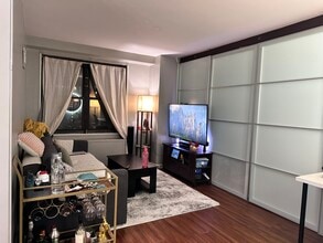 225 St Pauls Ave, Unit 8n in Jersey City, NJ - Foto de edificio - Building Photo