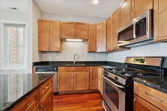 2239 N Lister Ave in Chicago, IL - Building Photo - Building Photo