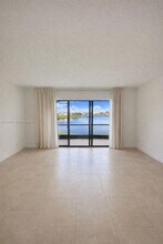 1110 Green Pine Blvd in West Palm Beach, FL - Building Photo - Building Photo