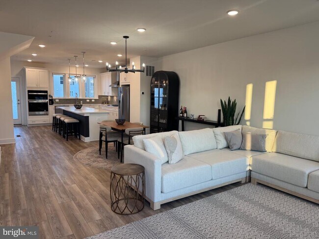 14305 Dowitcher Wy in Boyds, MD - Building Photo - Building Photo