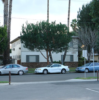 5554 Riverton Ave Apartments