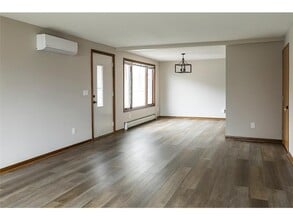 201 W 2nd St in Waconia, MN - Building Photo - Building Photo