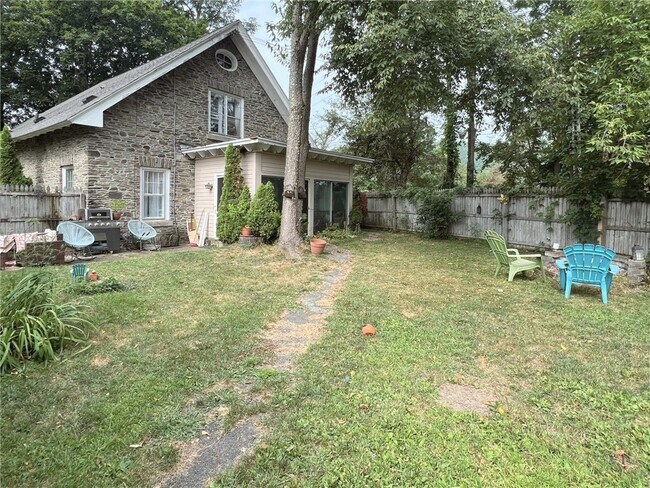 property at 7 Country Club Dr