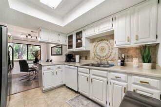 2009 Kenneth Ave in Austin, TX - Building Photo - Building Photo