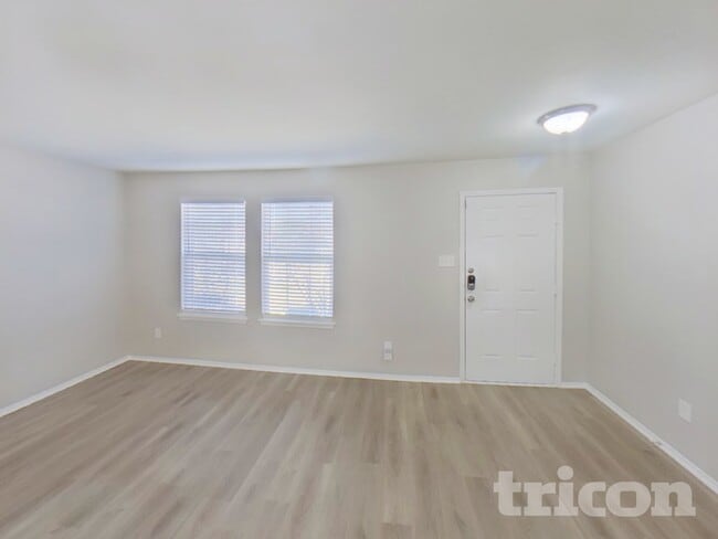 50 Larkspur Dr in Rockwall, TX - Foto de edificio - Building Photo