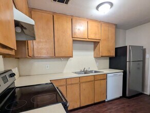 330 Farm to Market 1174-Unit -330 in Bertram, TX - Building Photo - Building Photo