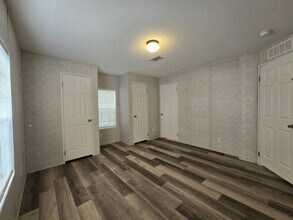 18118 US-41 in Lutz, FL - Building Photo - Building Photo