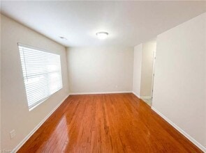 2518 Macleod St in Burlington, NC - Foto de edificio - Building Photo