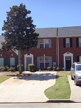 5792 Strathmoor Manor Cir in Lithonia, GA - Building Photo - Building Photo