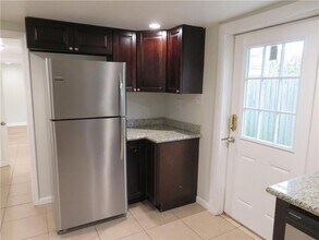 4121 Elba St, Unit B in New Orleans, LA - Building Photo - Building Photo