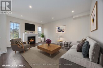 254 Silk Twist Dr in East Gwillimbury, ON - Building Photo - Building Photo