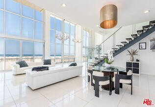5205 Ocean Front Walk in Marina Del Rey, CA - Foto de edificio - Building Photo