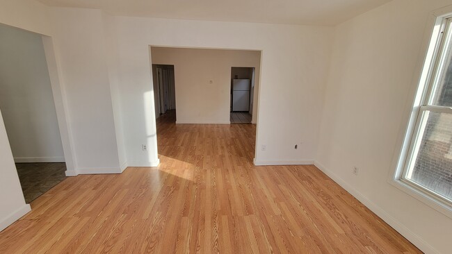 property at 4 4th Ave SW