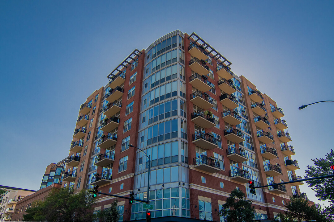 1201 W Adams St in Chicago, IL - Building Photo