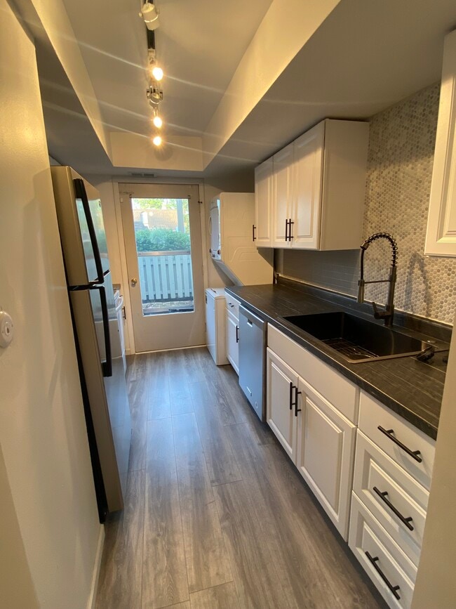 property at 7376 Countrybrook Dr